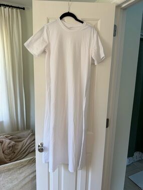Uniqlo White Crewneck Maxi T-Shirt Dress